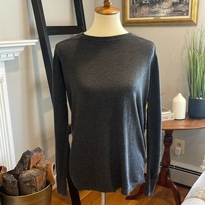 Lululemon woman’s sweater size 6